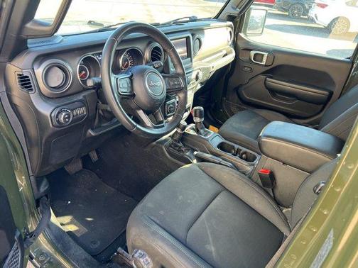 2022 Jeep Gladiator Sport