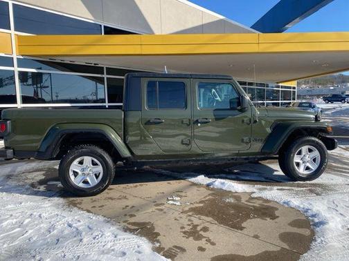 2022 Jeep Gladiator Sport S