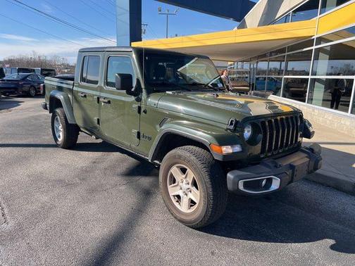 2022 Jeep Gladiator Sport