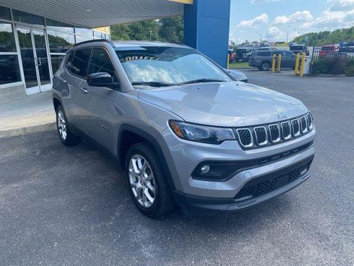 2023 Jeep Compass Latitude Lux