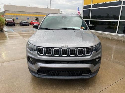 2023 Jeep Compass Latitude Lux