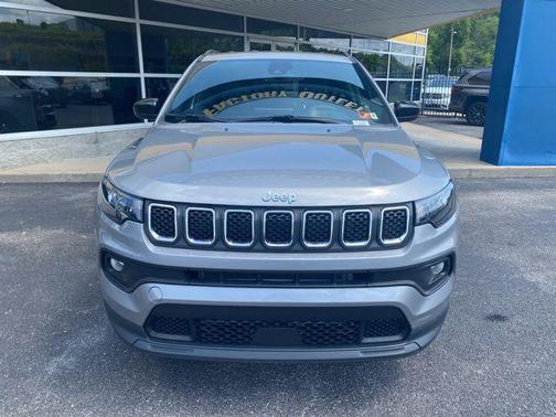 2023 Jeep Compass Latitude Lux