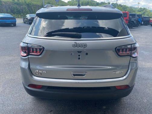 2023 Jeep Compass Latitude Lux