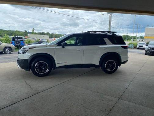 2024 Nissan Pathfinder Rock Creek 4WD