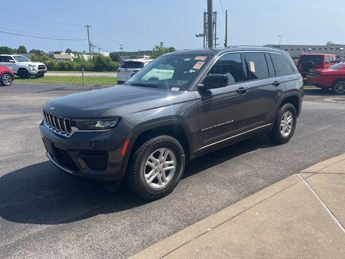2022 Jeep Grand Cherokee Laredo