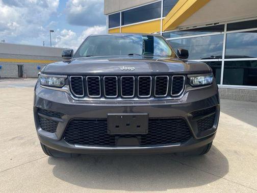 2022 Jeep Grand Cherokee Laredo