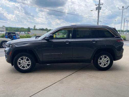 2022 Jeep Grand Cherokee Laredo