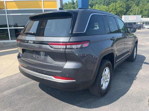 2022 Jeep Grand Cherokee Laredo