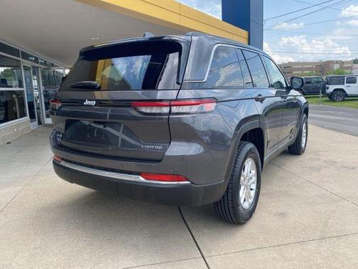 2022 Jeep Grand Cherokee Laredo