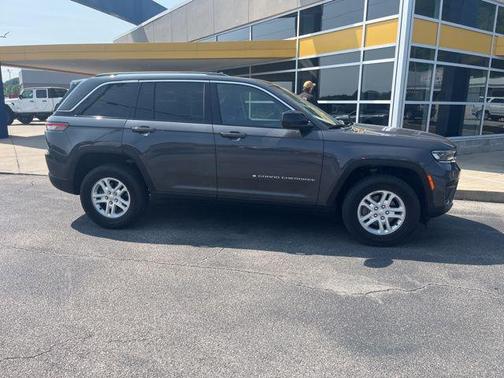 2022 Jeep Grand Cherokee Laredo
