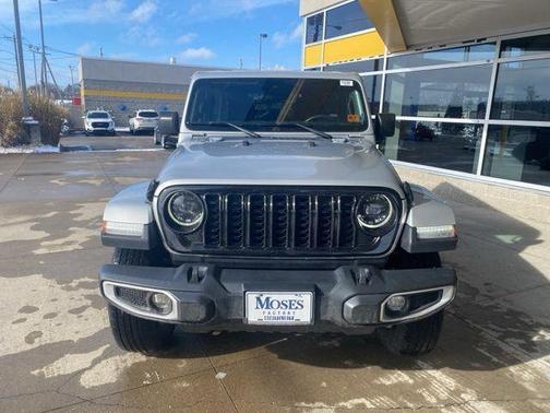 2024 Jeep Wrangler 4-Door Sahara 4x4
