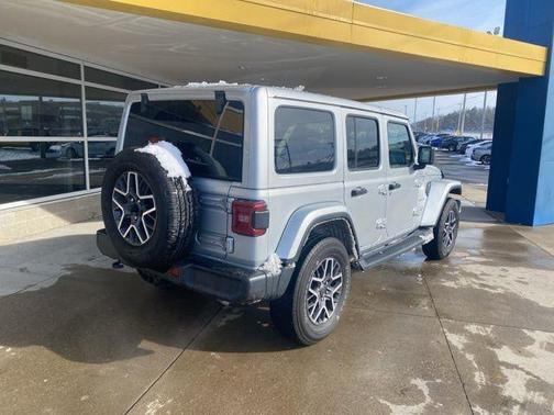 2024 Jeep Wrangler 4-Door Sahara 4x4