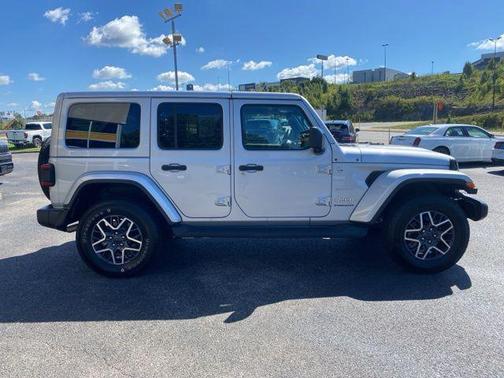 2024 Jeep Wrangler 4-Door Sahara 4x4