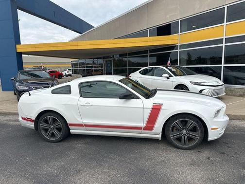 2014 Ford Mustang V6