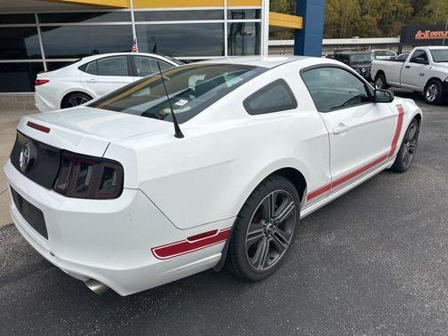 2014 Ford Mustang V6