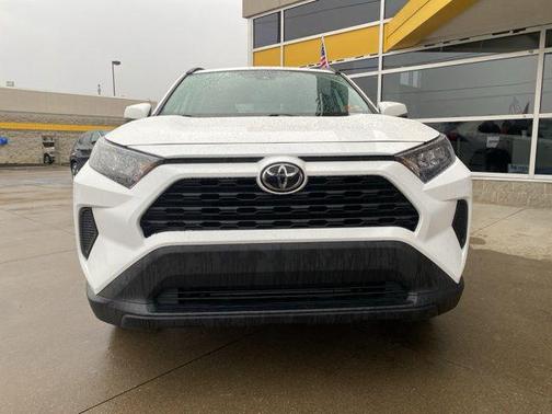 2020 Toyota RAV4 LE