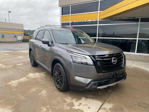 2023 Nissan Pathfinder SL 4WD