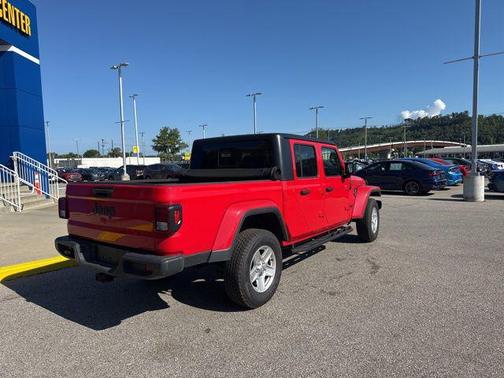 2022 Jeep Gladiator Sport S