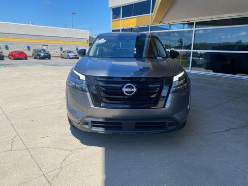 2023 Nissan Pathfinder S 4WD