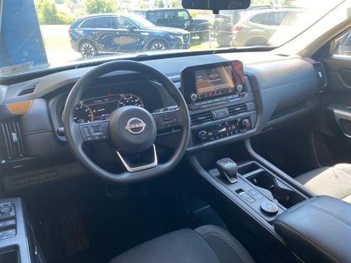 2023 Nissan Pathfinder S 4WD