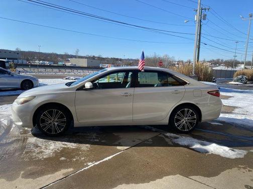 2016 Toyota Camry SE