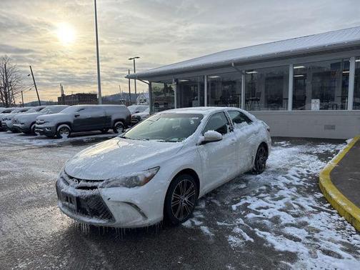 2016 Toyota Camry SE