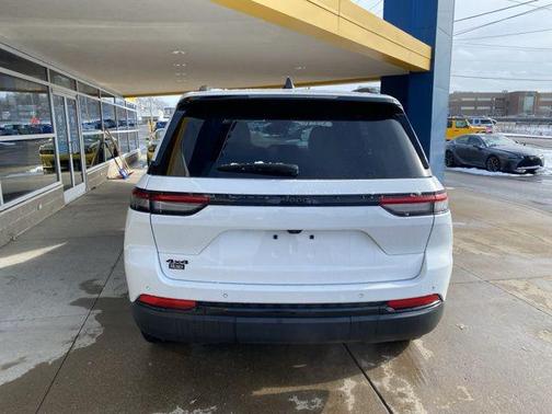 2024 Jeep Grand Cherokee Altitude