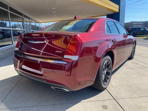 2022 Chrysler 300 Touring