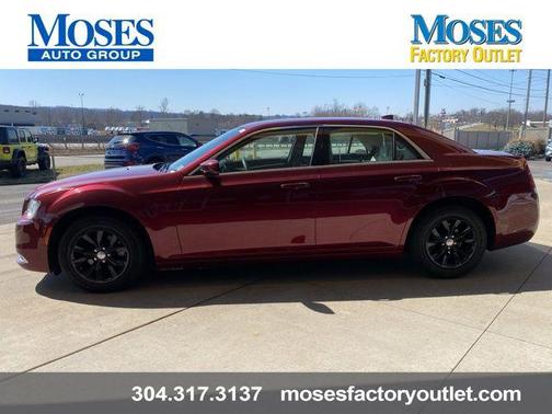 2022 Chrysler 300 Touring