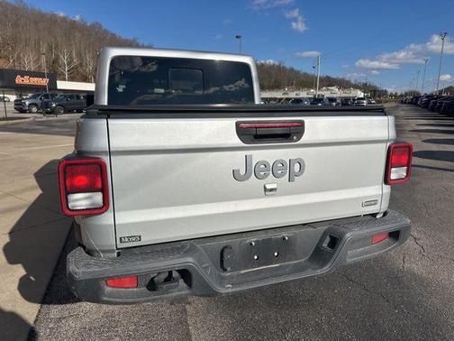 2023 Jeep Gladiator Overland