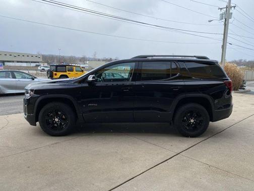 2023 GMC Acadia AWD AT4