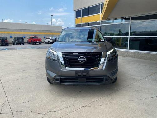 2024 Nissan Pathfinder SV 4WD