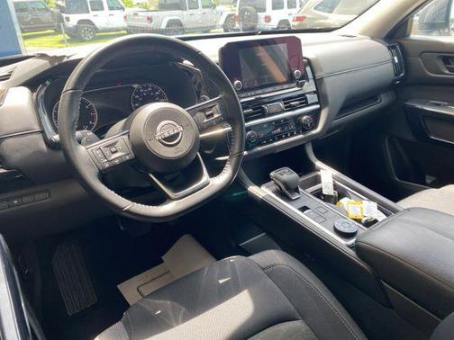 2024 Nissan Pathfinder SV 4WD