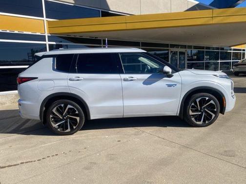2023 Mitsubishi Outlander PHEV SEL
