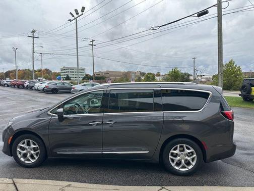 2018 Chrysler Pacifica Touring-L Plus