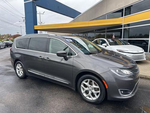 2018 Chrysler Pacifica Touring-L Plus