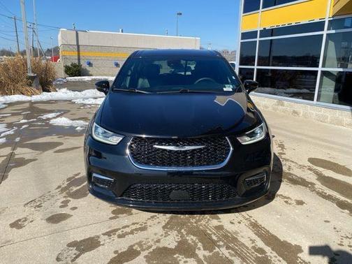 2025 Chrysler Pacifica L