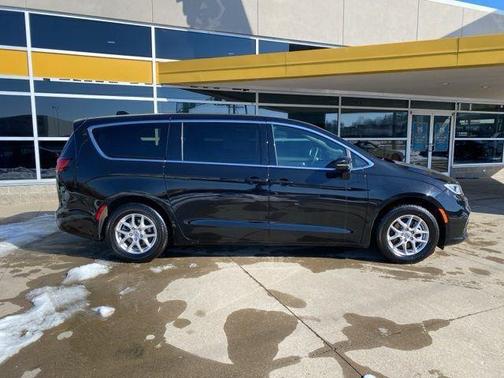 2025 Chrysler Pacifica L