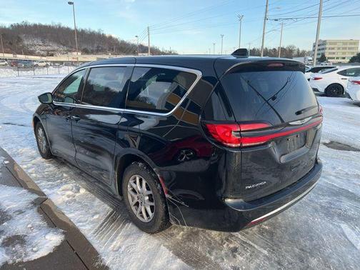 2025 Chrysler Pacifica L