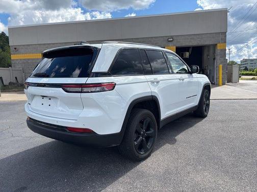 2022 Jeep Grand Cherokee Altitude