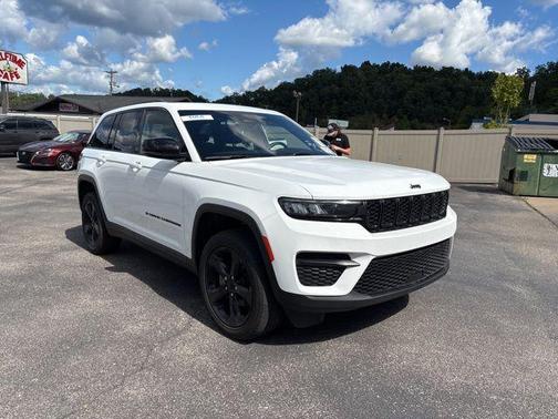 2022 Jeep Grand Cherokee Altitude