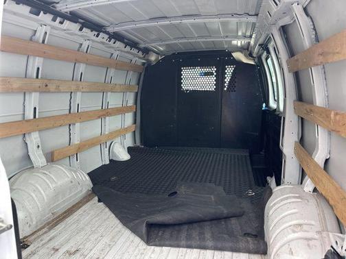 2023 GMC Savana 2500 Work Van