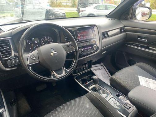 2018 Mitsubishi Outlander LE