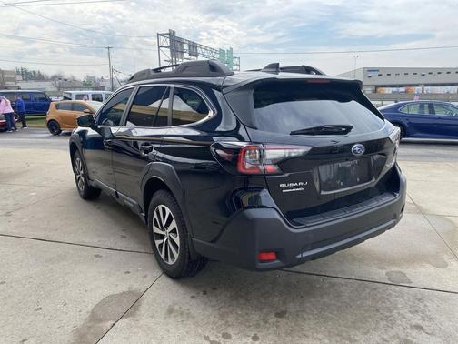 2025 Subaru Outback Premium