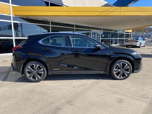 2022 Lexus UX 250h Base