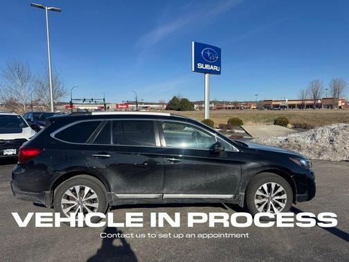 Crystal Black Silica 2018 Subaru Outback 2.5i Touring