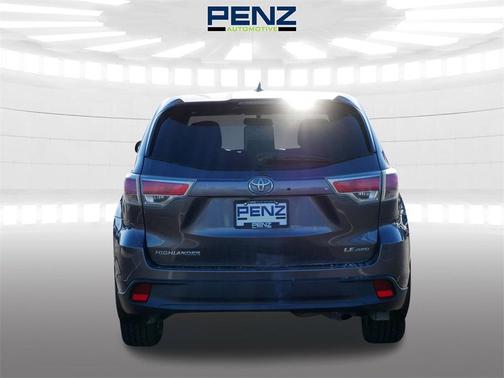 2014 Toyota Highlander LE