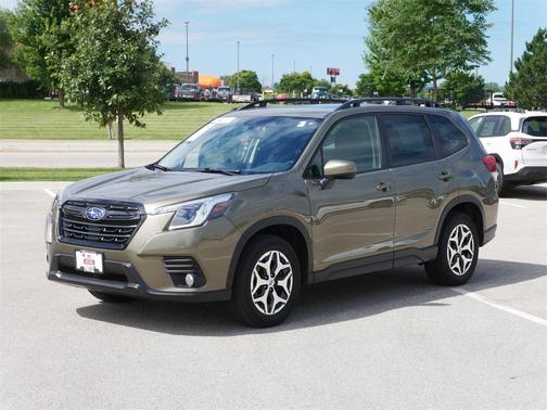 2023 Subaru Forester Premium