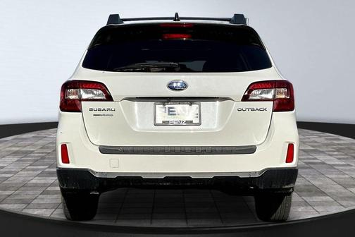 White 2016 Subaru Outback 2.5i Limited