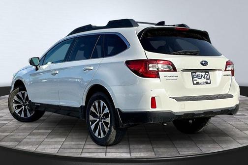 White 2016 Subaru Outback 2.5i Limited